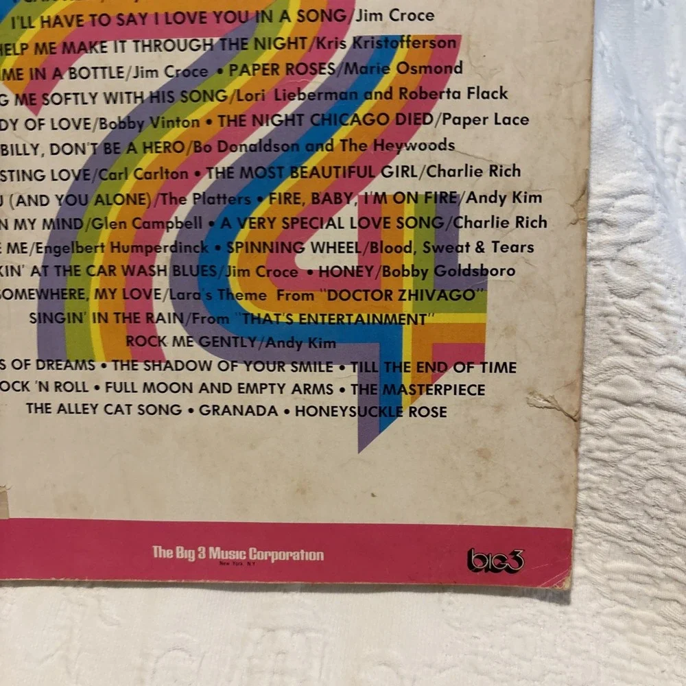 TOP HITS OF 1974 AND GREAT STANDARDS (VOICE, PIANO, GUITAR)